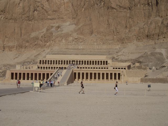 Egipto - Templo de Hatsehpsut. - Exterior