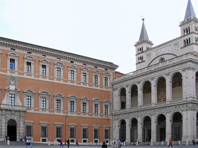 Roma - San Juan de Letran - Puerta lateral