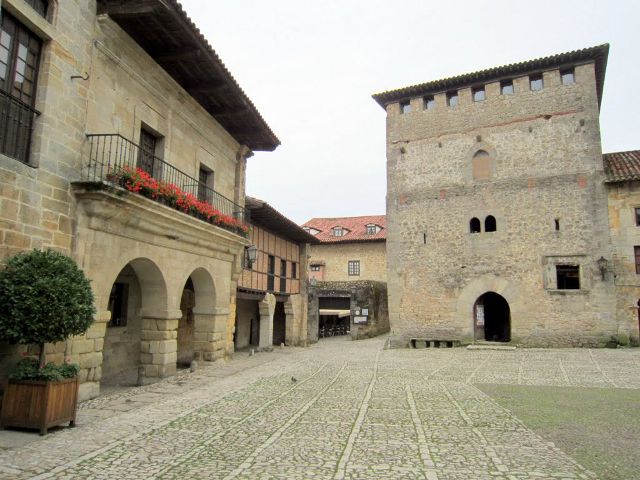 Santillana del Mar - Torre de Merino
